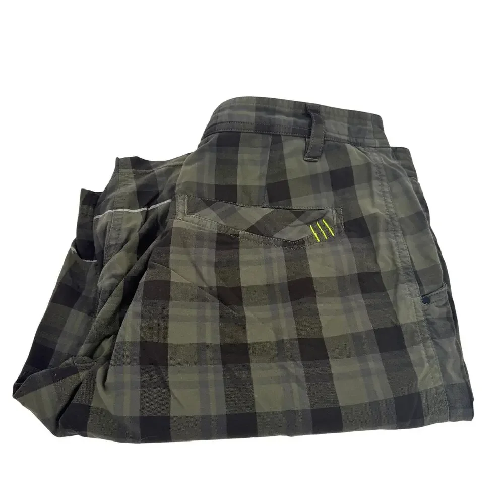 Lululemon‎ Shorts Mens 34 (33x10 ACTUAL) Green Plaid Activewear + Pockets